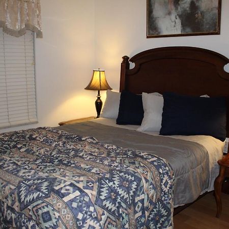 Craig House With Heated Pool On Small Lake Bradenton Extérieur photo