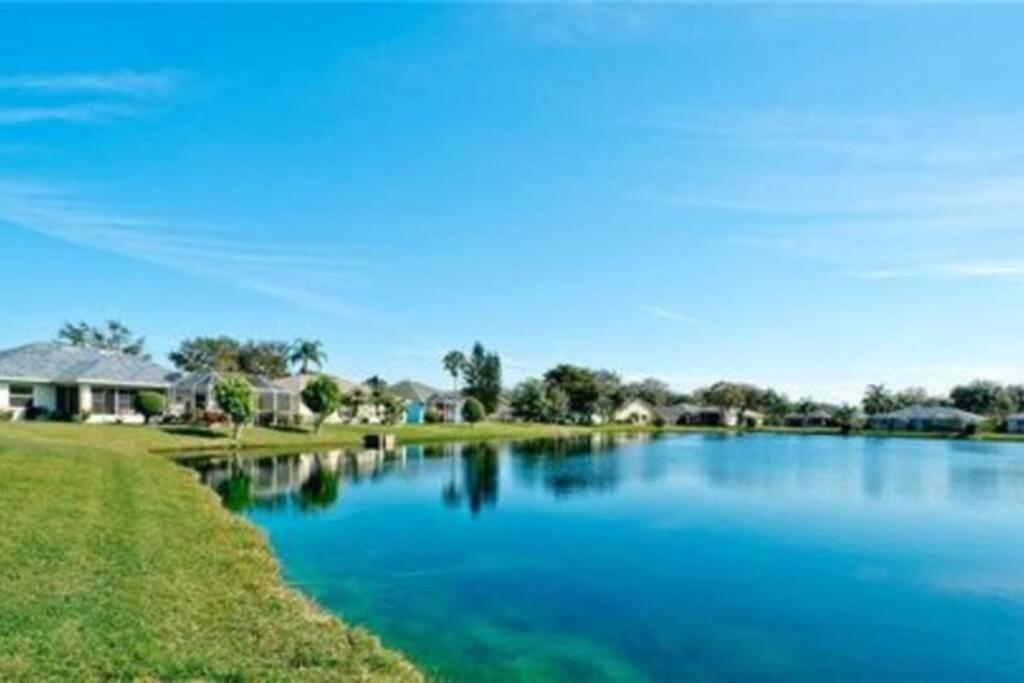 Craig House With Heated Pool On Small Lake Bradenton Extérieur photo